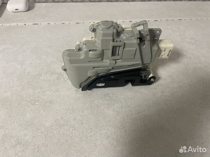 Замок двери audi A6 C6 2009г. рестайлинг