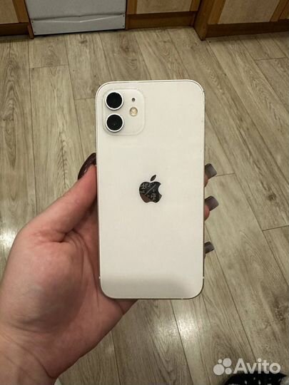 iPhone 12, 64 ГБ