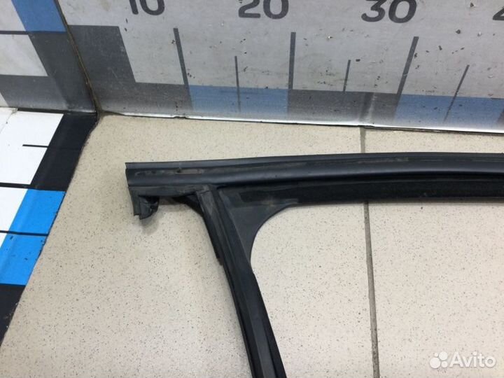 Уплотнитель стекла двери Chevrolet Cruze седан 1