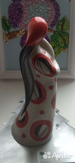 Статуэтка фарфоровая