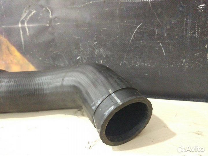 Патрубок интеркулера Audi Allroad C5 ARE 2001