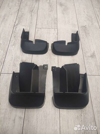 Брызговик задний правый honda civic 4D 2005-12