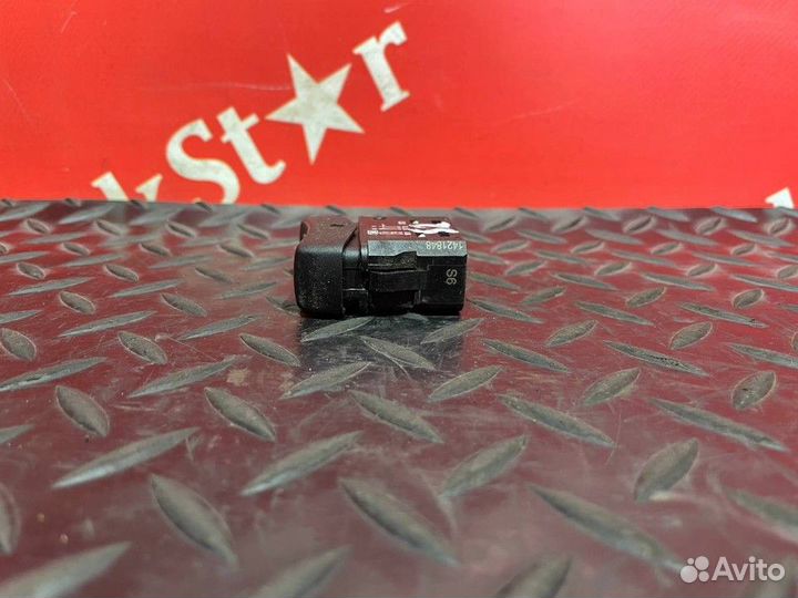 Кнопка выключения моторного тормоза