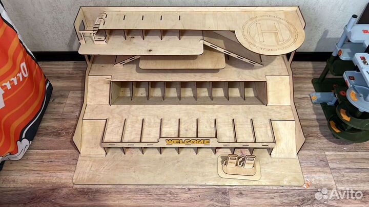 Гараж на 50 мест