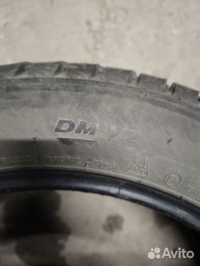 Bridgestone Blizzak DM-V2 225/55 R18 98T