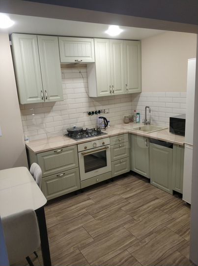 2-к. квартира, 49 м², 9/10 эт.