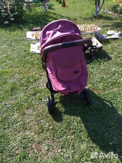 Прогулочная коляска
