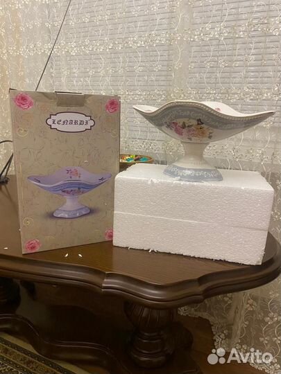 Фруктовница на ножке, новая