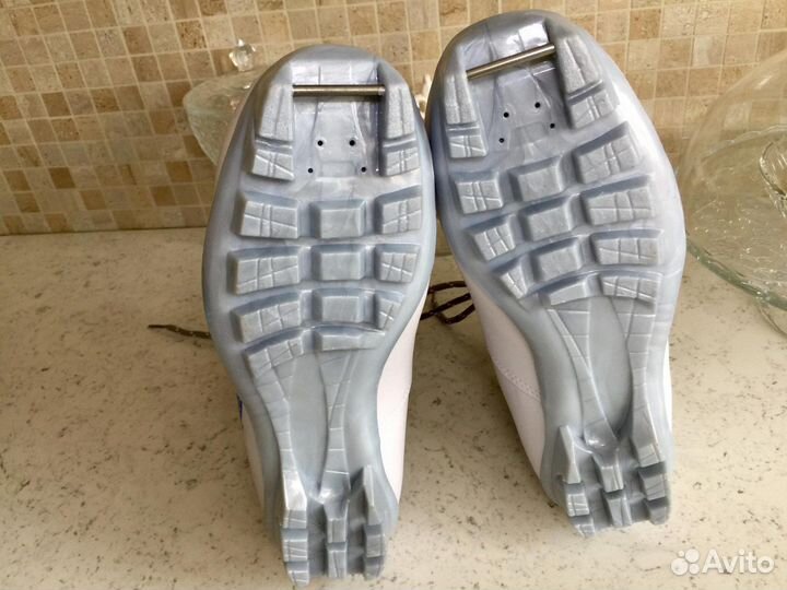 Ботинки лыжные новые 39 размер