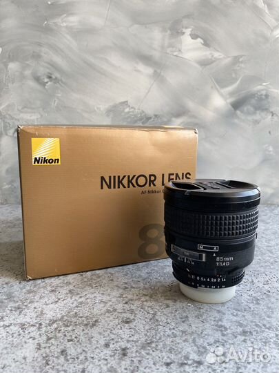 Объектив Nikkor 85мм f1.4D