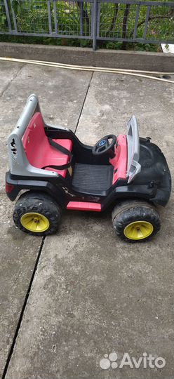 Продам детскую электрическую машинку