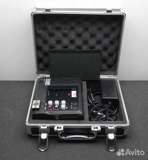 Накамерный монитор Comodo VB-1950US M7pro