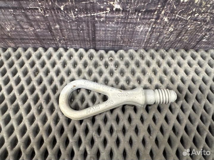 Скоба буксировочная Audi A4 B6 AMB 2004