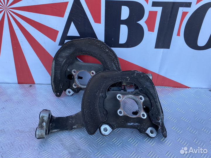 Поворотный кулак левый правый Lexus USF40