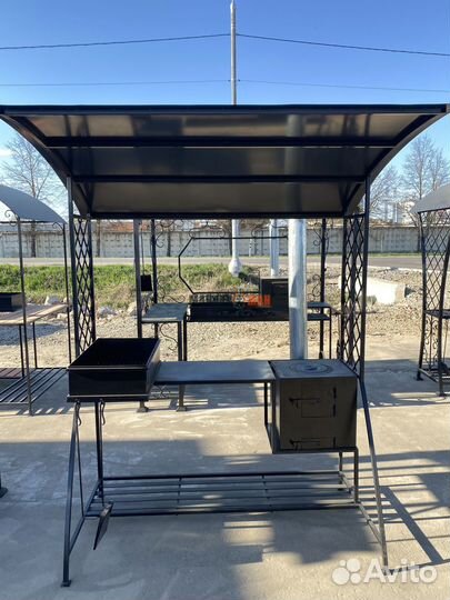 Мангал с крышей