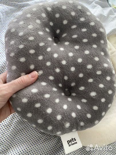 Лежанка для маленьких кошки или собак
