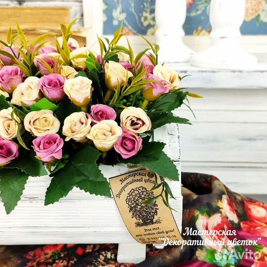 Бочонок с искусственными цветами