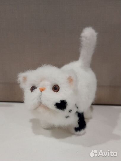 Игрушка котенок