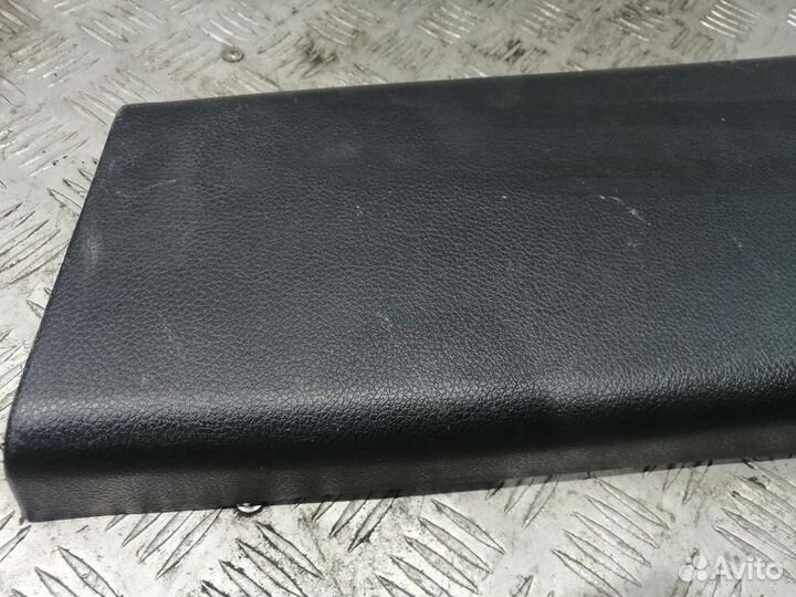 Обшивка средней стойки левая нижняя Tiida C11