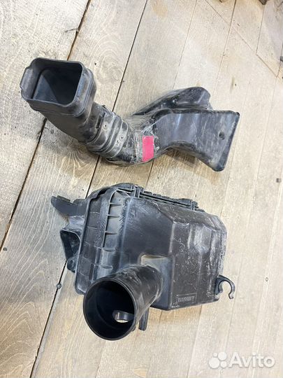 Корпус воздушного фильтра Mitsubishi Outlander XL