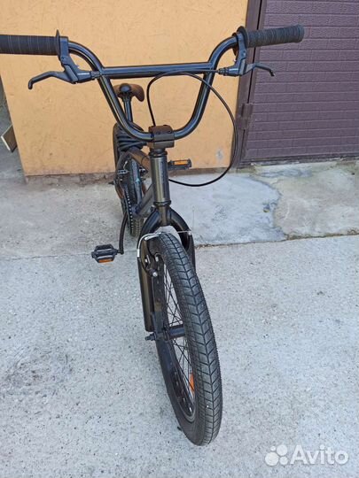 Трюковой велосипед BMX