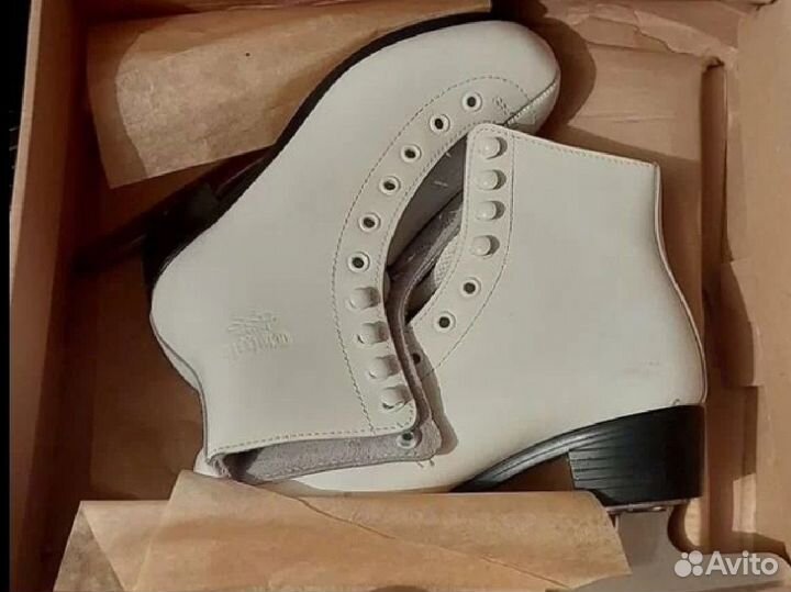 Коньки фигурные детские 34 размер