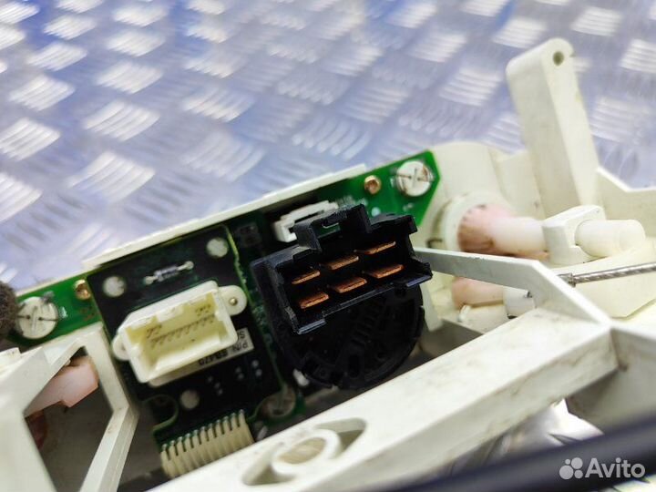 Блок управления печкой Nissan Almera N16 1.5