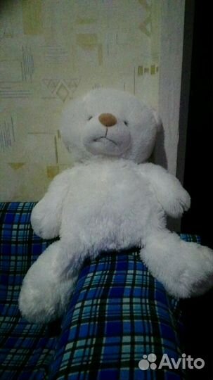 Продам белого мишку