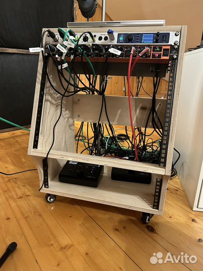 Рэковая тумба