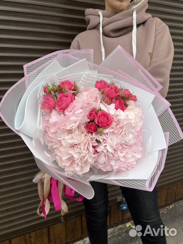 Букет с розовой гортензией
