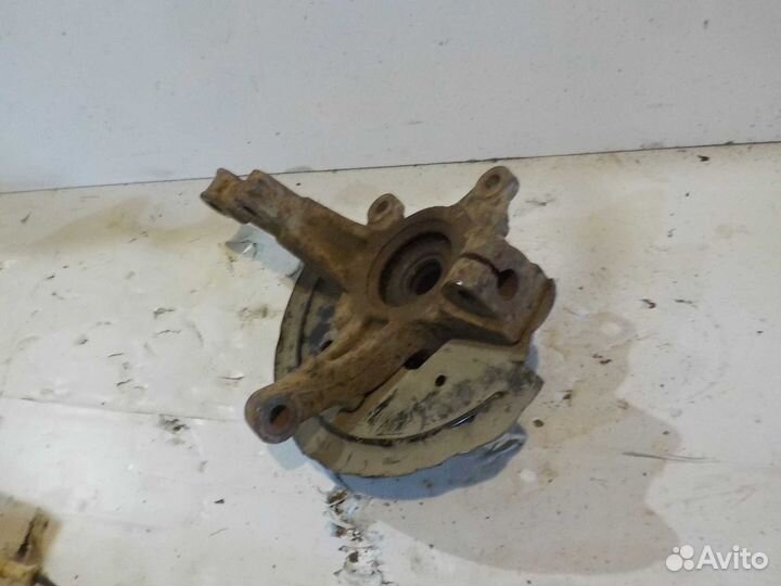 Кулак поворотный передний левый Renault Sandero