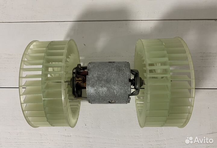 Оригинальный вентилятор печки Mercedes-Benz W124