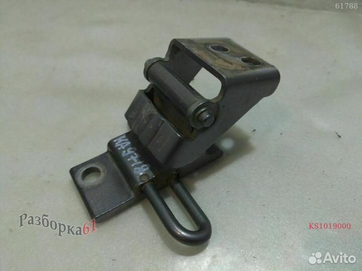 Петля двери audi A4 B5 Передняя правая, нижняя