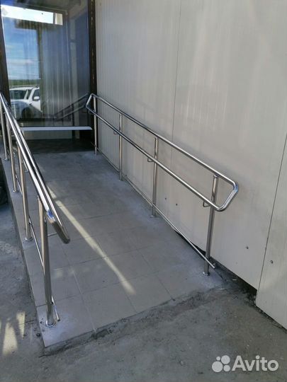 Поручни для лестниц