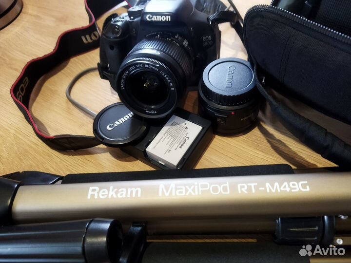 Зеркальный фотоаппарат Canon EOS 600D