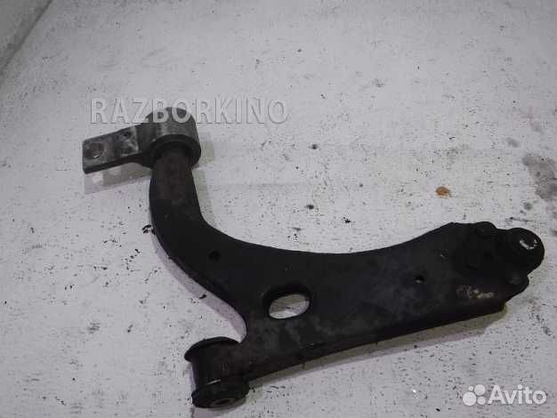 Рычаг передний правый нижний
