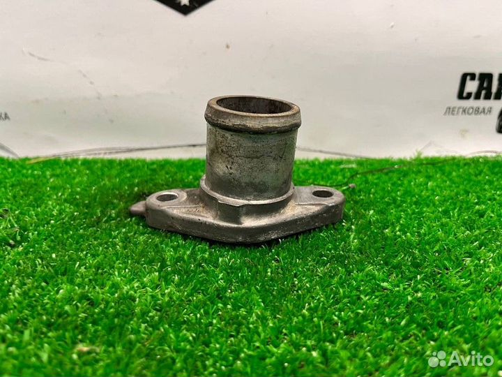 Фланец двигателя системы охлаждения