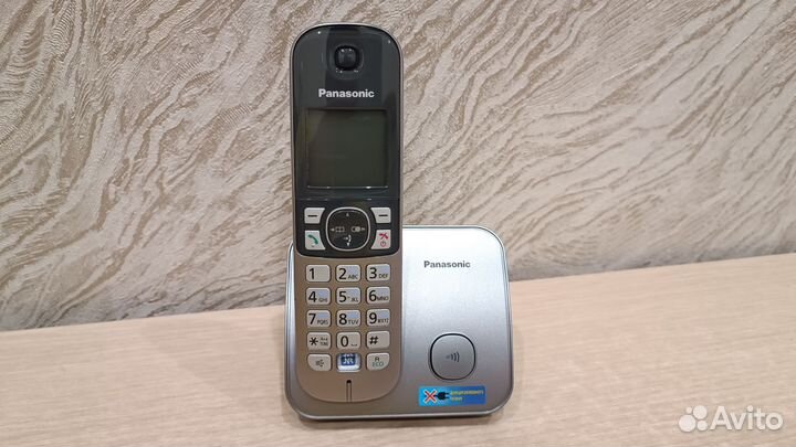 Беспроводной домашний телефон Panasonic KX-TG6811R