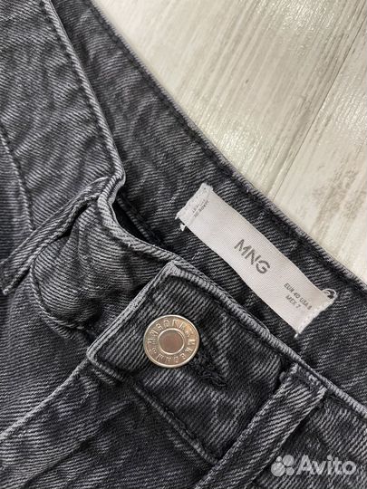 Джинсы mango