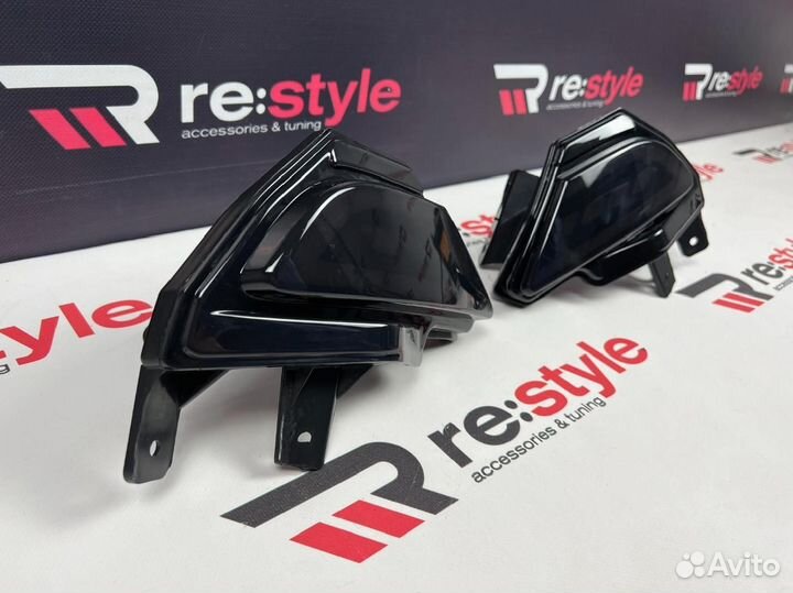 Катафоты Toyota Rav4(XA40) 2м U2235