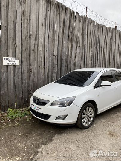 Opel Astra 1.4 МТ, 2011, 168 000 км
