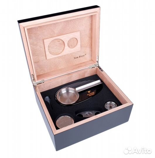 Хьюмидор Cohiba Behike с подарочным набором (нов.)