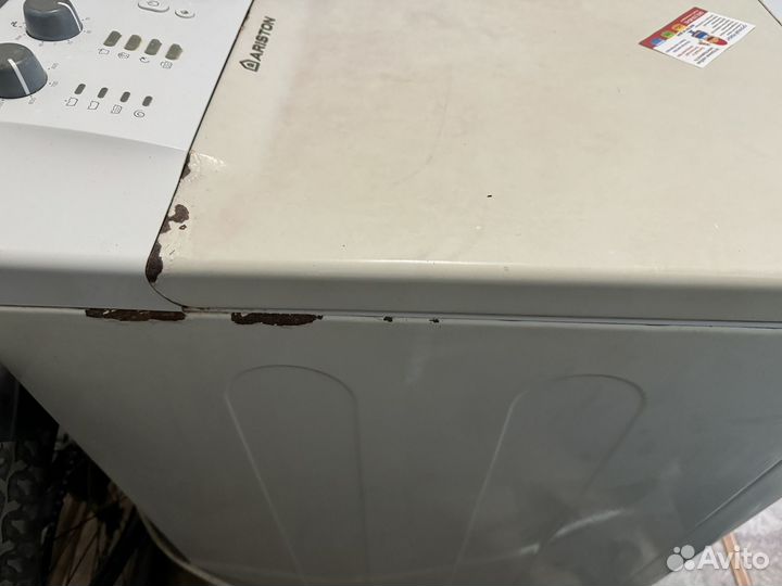 Стиральная машина с вертикальной загрузкой Ariston