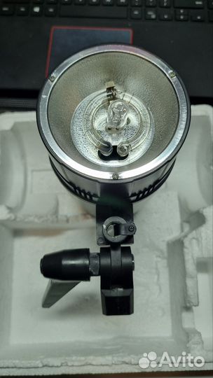 Студийная вспышка falcon eyes