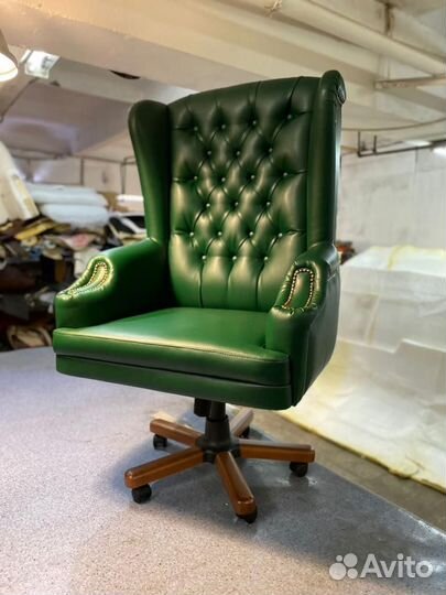 Офисное кресло