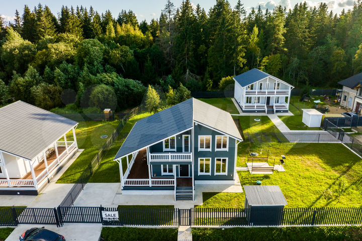 Коттедж 194 м² на участке 10 сот.