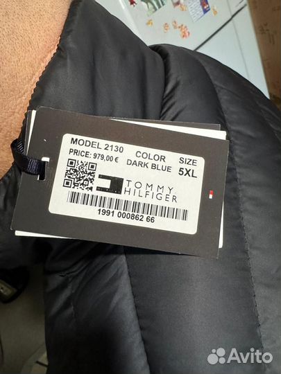Продам демисезонную куртку tommy hilfiger