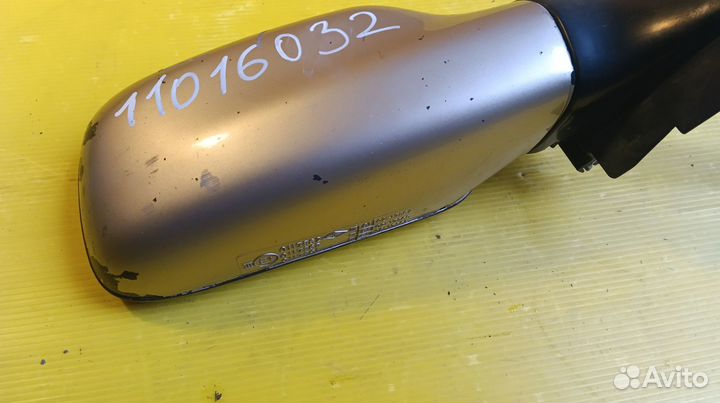 Audi 100 C4 Зеркало правое механическое