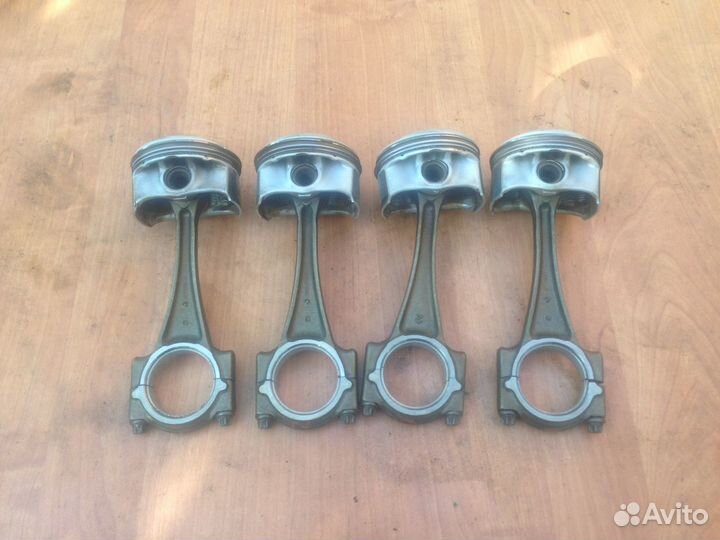 Поршень с шатуном Mazda CX-5 1 2.0L