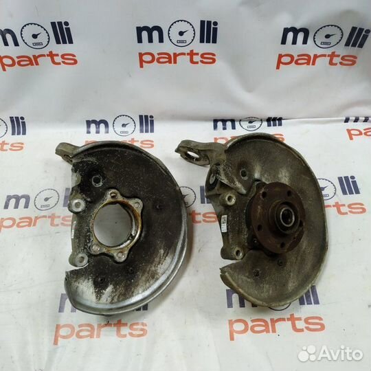 Кулак поворотный задний Audi Q5 8R 2013